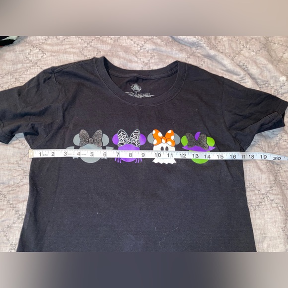 Disney Black Halloween Minnie Mouse T-Shirt in women’s size M - Picture 4 of 4